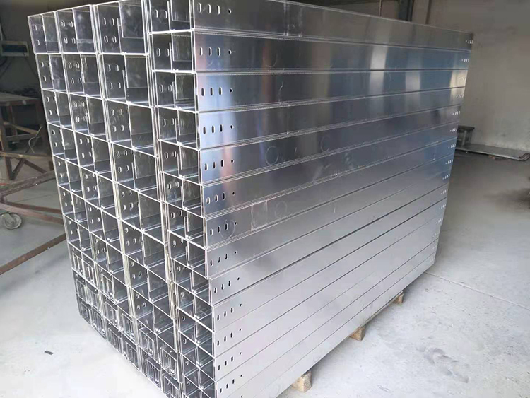 挑選（xuǎn）全封閉橋架品質