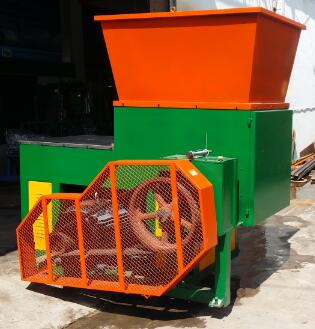 編織袋撕(sī)碎機規格(gé)|編織袋撕碎機產(chǎn)量(liàng)|編織袋撕碎(suì)機特點